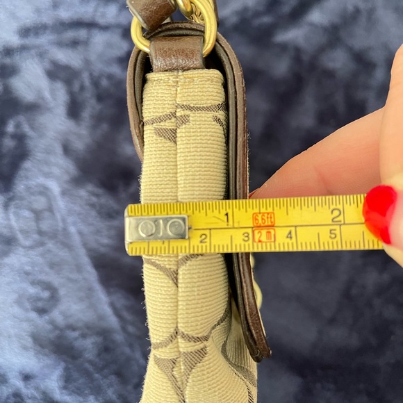 Coach wristlet - beige canvas, pink inside and brown leather detail - Picture 5 of 9